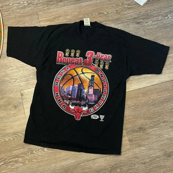 Vintage 1998 Chicago Bulls 3 peat championship shirt